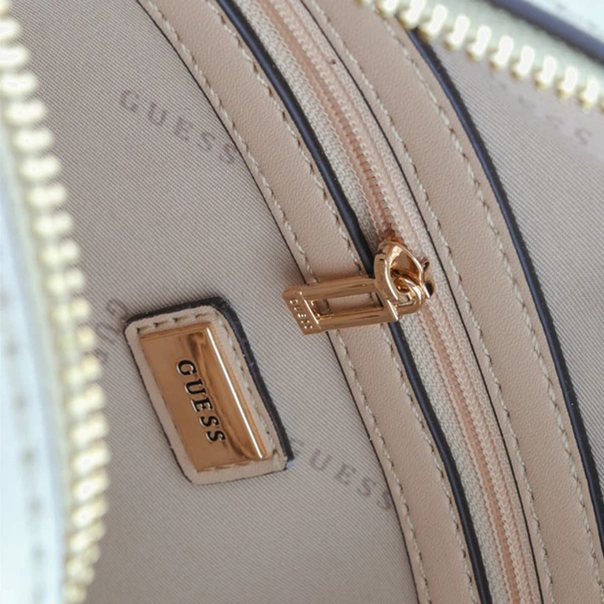 Guess White Women Crossbody Bag H2000029517624