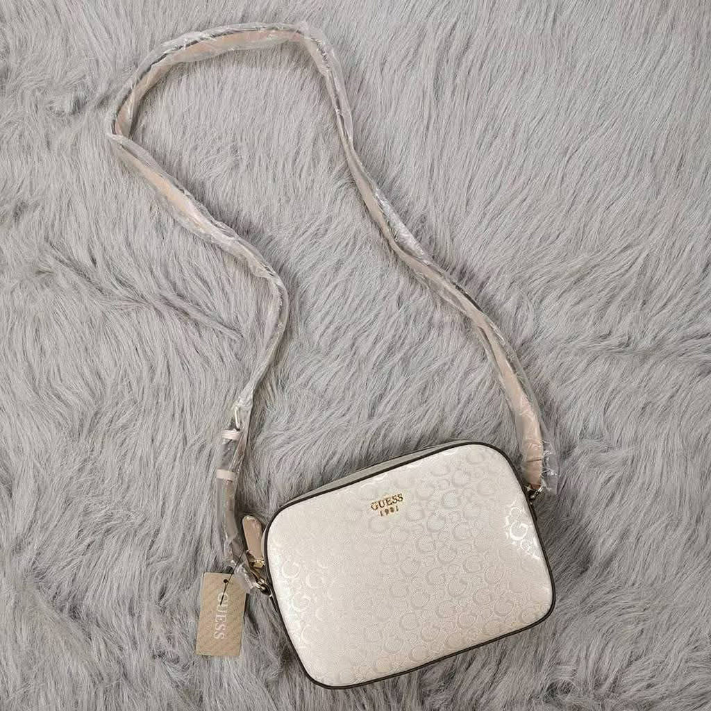 Guess White Women Crossbody Bag H2000029517624