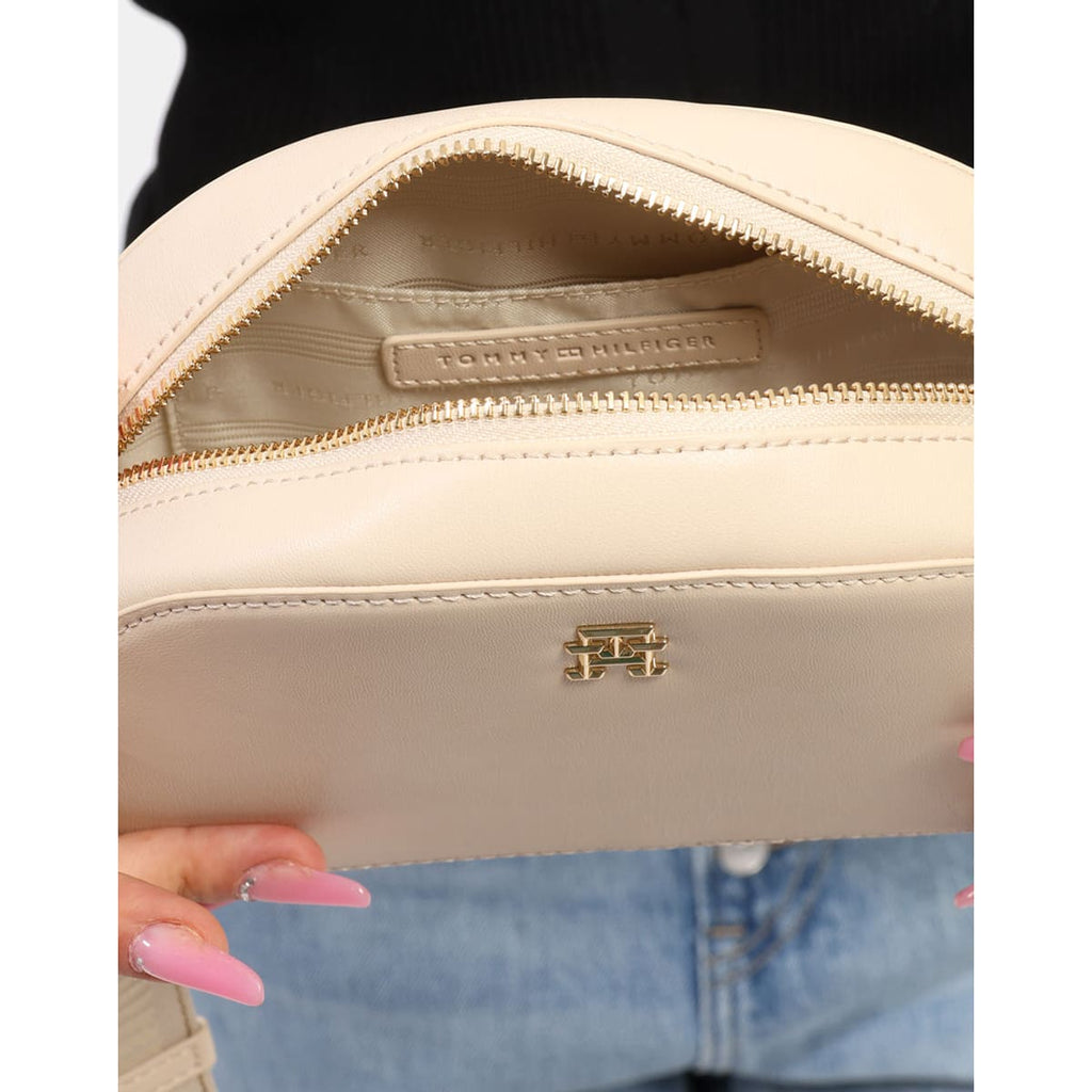 Tommy Hilfiger Beige Women Cross Body Bag Aw0Aw16679