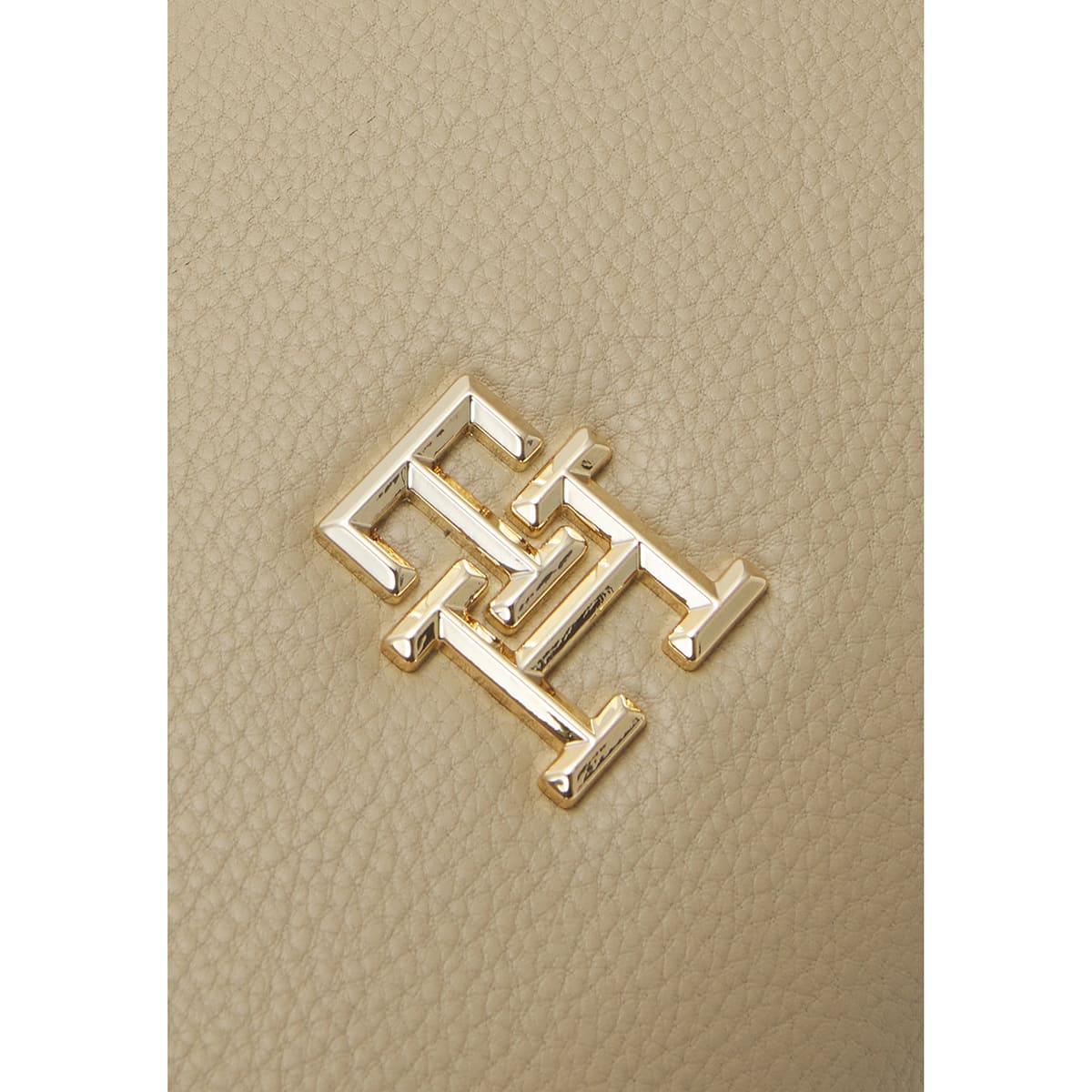 Tommy Hilfiger Beige Women Shoulder Bag Aw0Aw14499