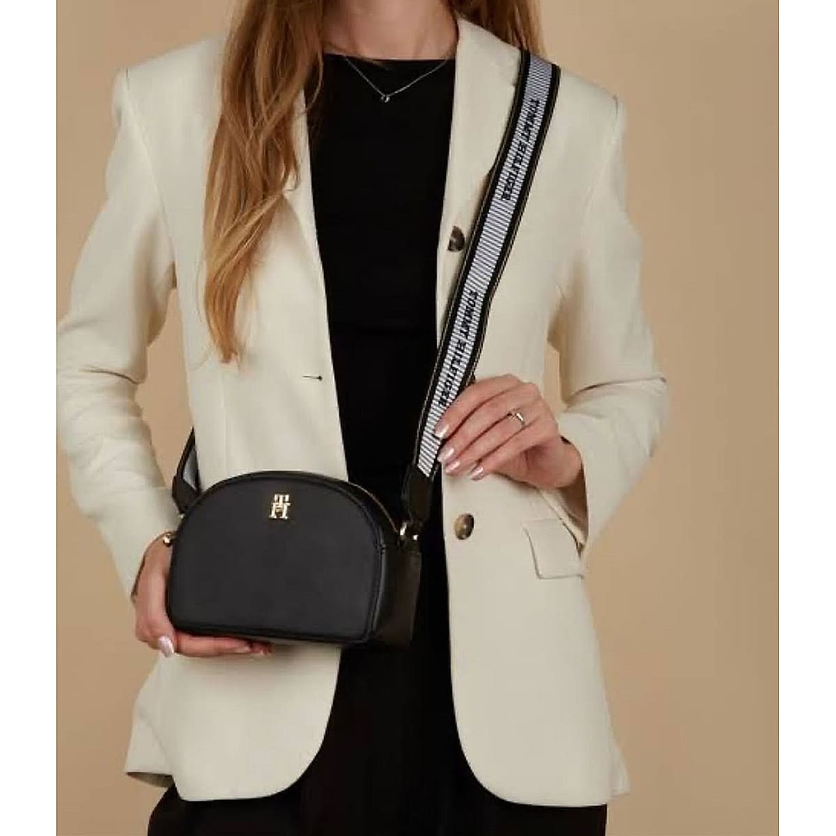 Tommy Hilfiger Black Women Cross Body Bag Aw0Aw16679