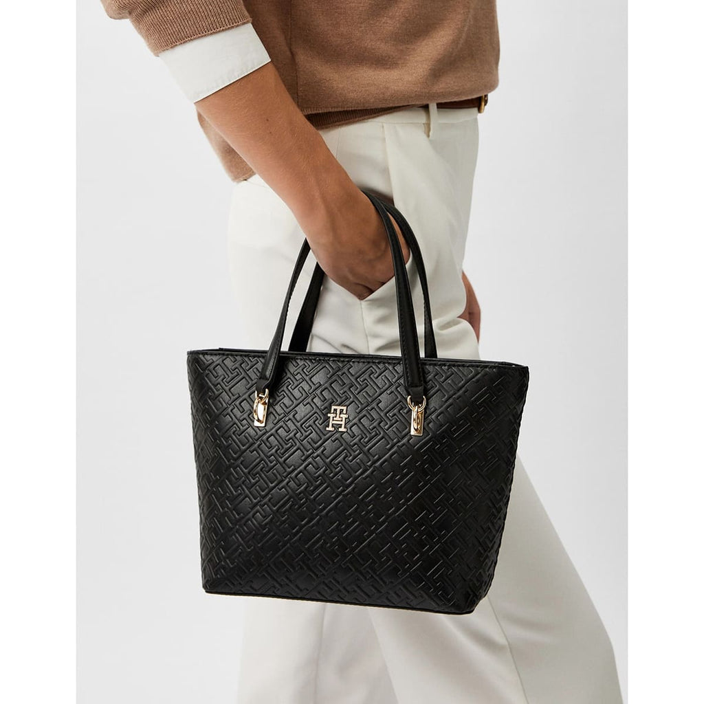 Tommy Hilfiger Black Women Handbags Aw0Aw16002
