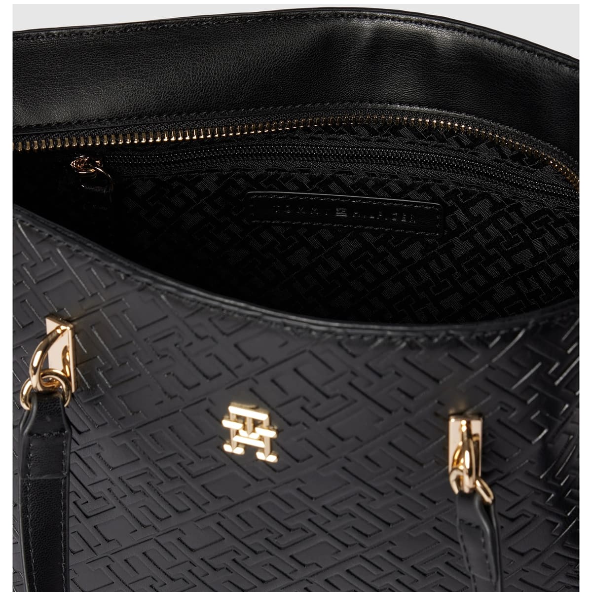 Tommy Hilfiger Black Women Handbags Aw0Aw16002